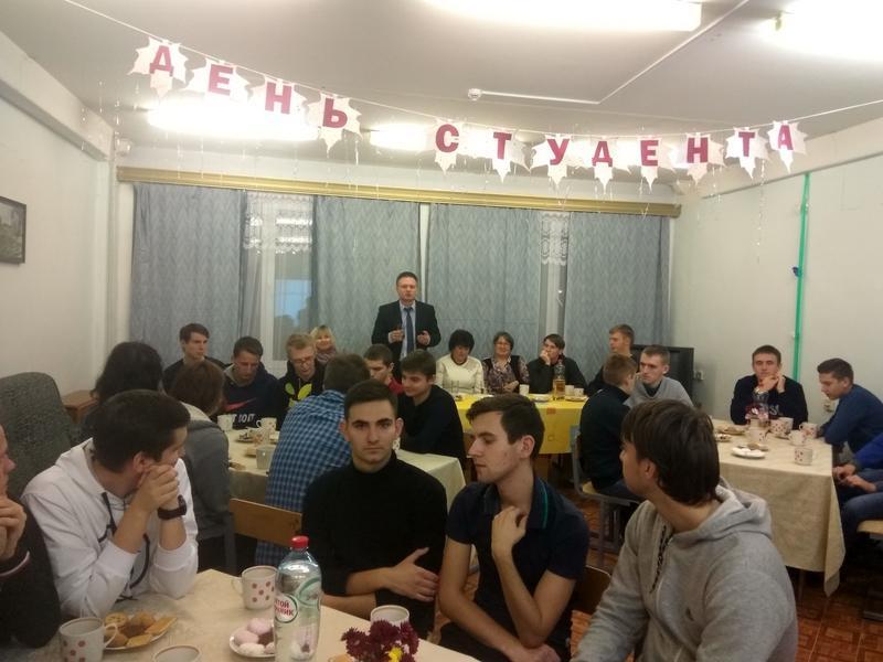 В общежитии №3 ГГТУ имени П.О.Сухого состоялся вечер, посвященный Дню Матери «Спасибо женщине, чье имя – мать»