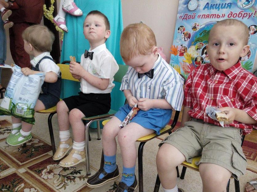 Активисты Белорусского республиканского союза молодежи ГГТУ имени П.О.Сухого совершили благотворительную поездку в «Дом малютки»