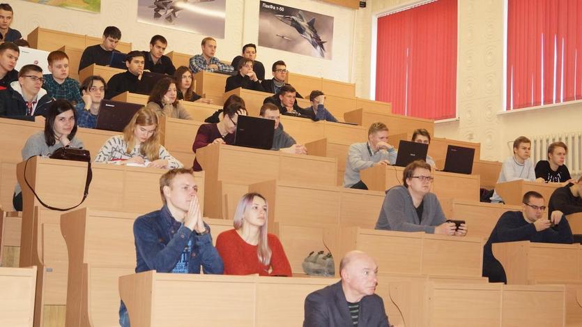 В ГГТУ имени П.О.Сухого прочитан курс лекций профессора Г.А. Ососкова о современных технологиях искусственного интеллекта