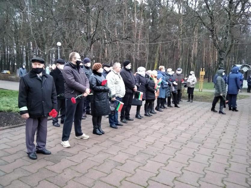 ГГТУ принял участие в торжественных мероприятиях, посвященных Дню освобождения Гомеля от немецко-фашистских захватчиков.jpg