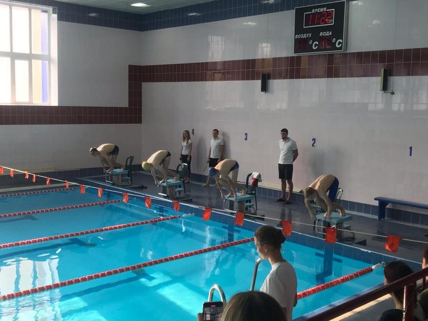Команда ГГТУ приняла участие в соревнованиях по плаванию среди вузов.jpg