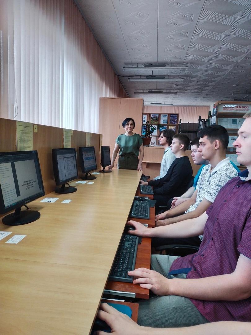 Экскурсия по библиотеке.jpg