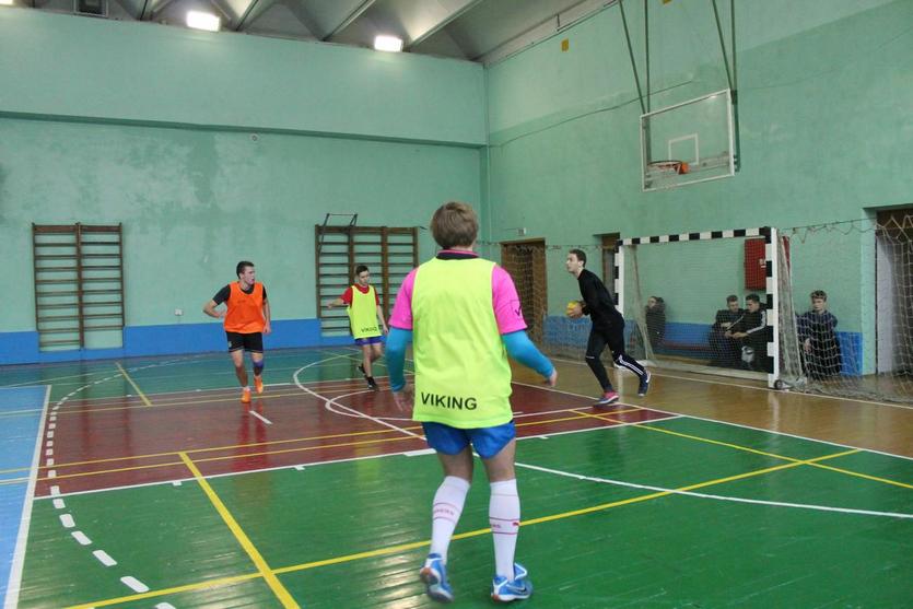В ГГТУ имени П.О.Сухого состоялись соревнования по мини-футболу среди сборных команд факультетов