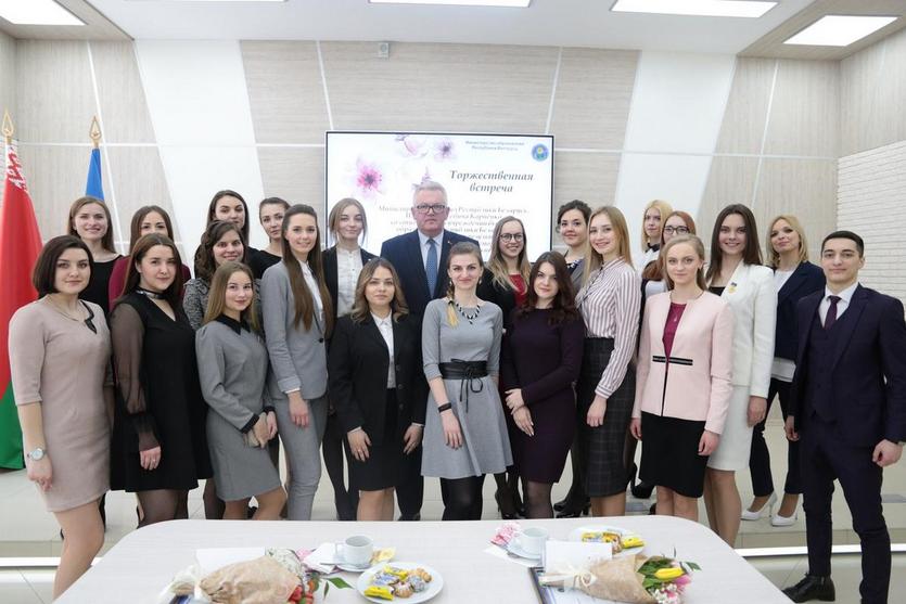Студентка ГГТУ имени П.О.Сухого приняла участие в торжественной встрече с Министром образования Республики Беларусь