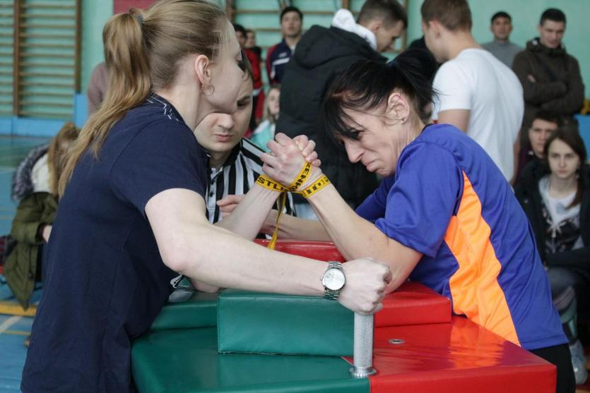 состоялся чемпионат и первенство Гомельской области по армрестлингу