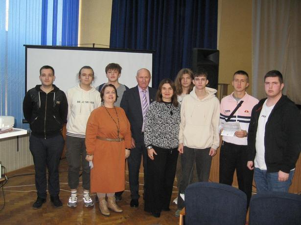 img_4464.jpg img_4464.jpg