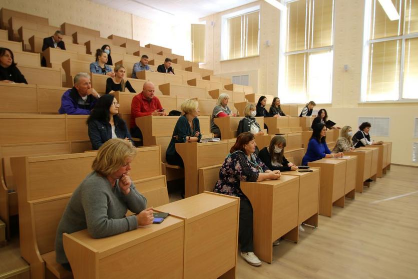 В рамках Единого республиканского дня безопасности в ГГТУ им. П.О. Сухого состоялась встреча с участковым инспектором по делам несовершеннолетних Советского отдела внутренних дел г. Гомеля Бусовцовой Натальей Юрьевной. На встрече присутствовали: проректор