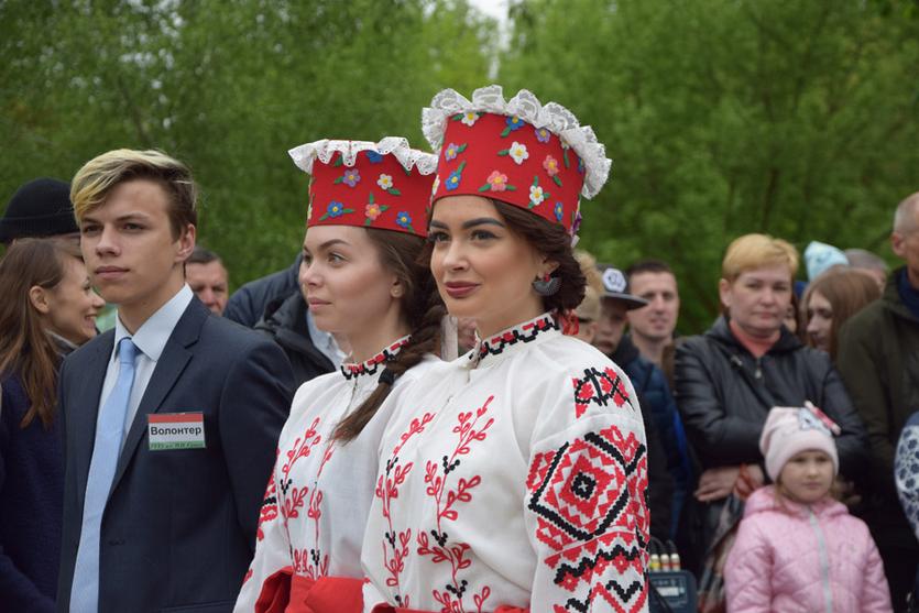 Открытие сквера ГГТУ имени П.О. Сухого с бомбардировщиком Су-24М 