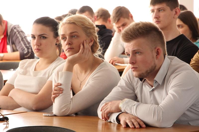 «Молодёжи нужно быть конкурентоспособной»: депутат областного Совета депутатов Елена Кличковская встретилась со студентами 