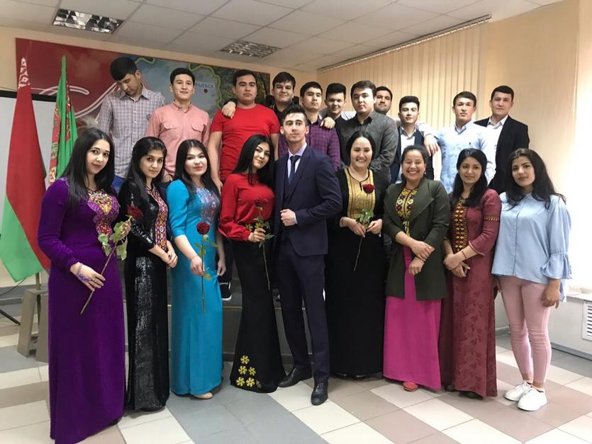  Туркменские студенты ГГТУ имени П.О.Сухого  отпраздновали День Конституции и Государственного флага Туркменистана