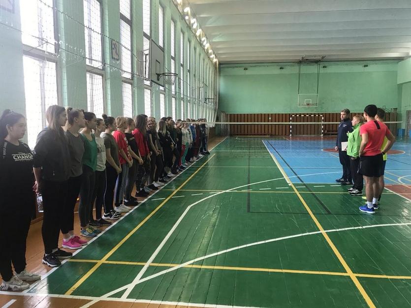 Состоялись отборочные соревнования по бадминтону среди  женских команд
