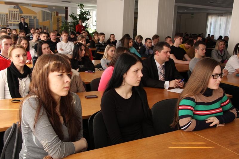 «Молодёжи нужно быть конкурентоспособной»: депутат областного Совета депутатов Елена Кличковская встретилась со студентами 