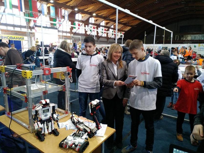 Студенты и сотрудники ГГТУ имени П.О.Сухого приняли участие в III областном турнире по робототехнике «ROBOQUEST»