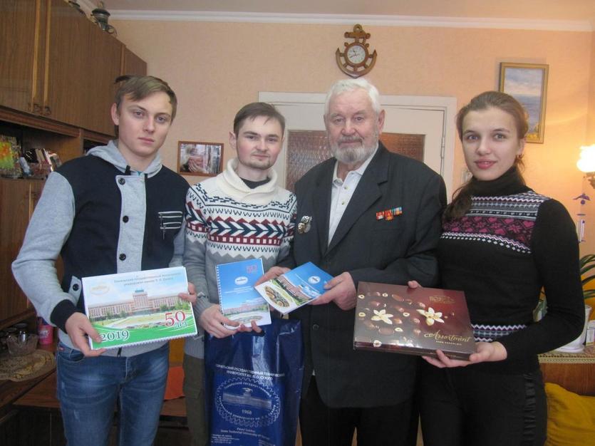 Студенты и сотрудники ГГТУ имени П.О.Сухого посетили на дому ветеранов Великой Отечественной войны 