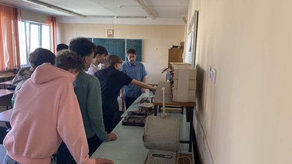 img_9823.jpg img_9823.jpg